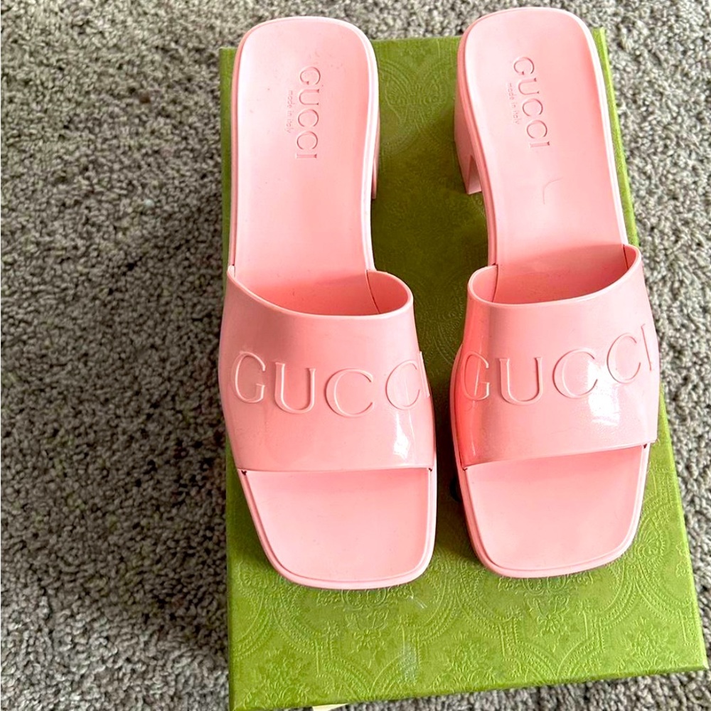 Gently worn gucci clogs size 10 women’s pink/rose color